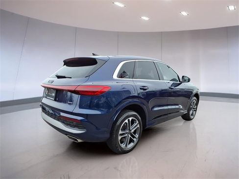 Used 2025 Audi Q5 Premium w/ Convenience Package image 6