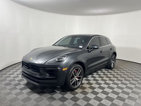 Certified 2024 Porsche Macan S AWD/4WD image 11