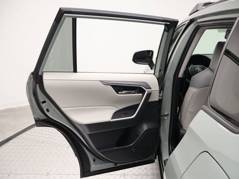 Certified 2021 Toyota RAV4 XLE Premium AWD/4WD image 21