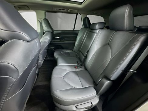 Used 2024 Toyota Grand Highlander AWD Hybrid image 16