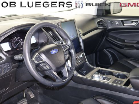 Used 2022 Ford Edge Titanium image 10