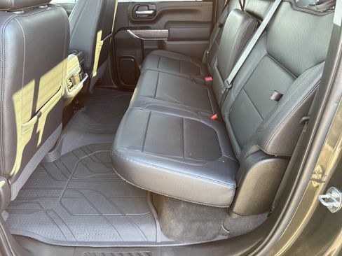 Used 2022 Chevrolet Silverado 2500 LTZ w/ LTZ Plus Package image 11