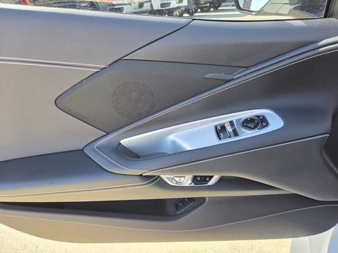 Used 2021 Chevrolet Corvette Stingray Coupe w/ Z51 Performance Package RWD image 15