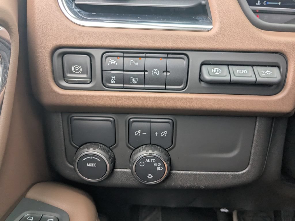 Used 2023 Chevrolet Tahoe High Country RWD image 12