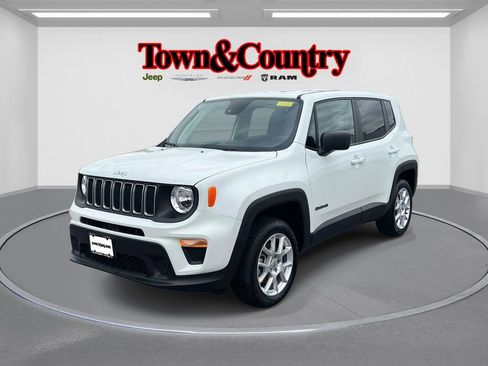 Certified 2023 Jeep Renegade Latitude image 3
