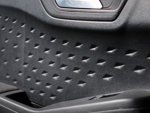 Used 2020 Ford Escape SE image 17