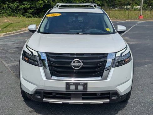 Used 2025 Nissan Pathfinder Platinum w/ Cargo Package AWD/4WD image 2