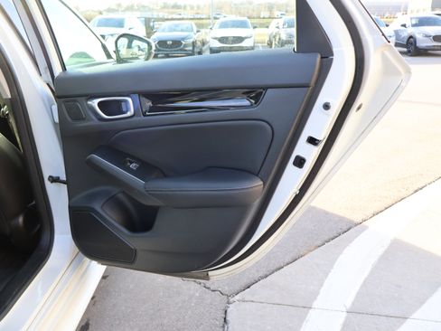 Used 2024 Honda Civic Touring image 12