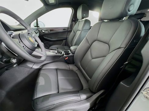 New 2026 Porsche Macan S image 5