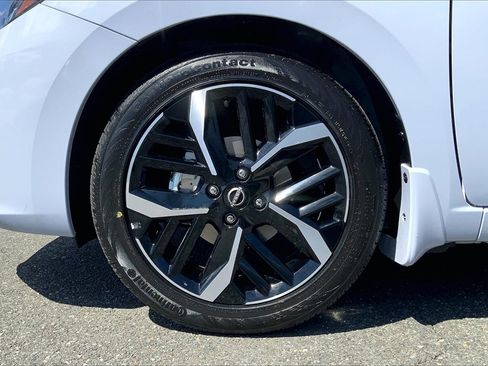 New 2025 Nissan Versa SR w/ Trunk Package image 12