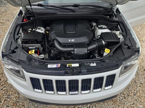 Used 2014 Jeep Grand Cherokee Limited AWD/4WD image 14