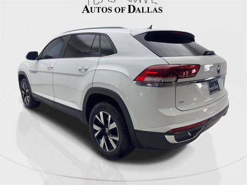 Used 2021 Volkswagen Atlas Cross Sport SE image 9
