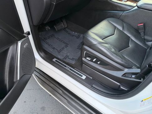 Used 2016 Cadillac Escalade Luxury image 19