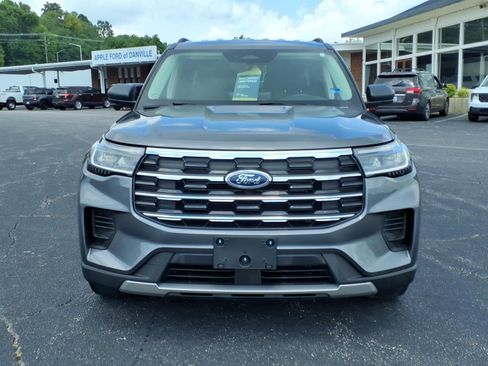 Certified 2025 Ford Explorer Active RWD image 3