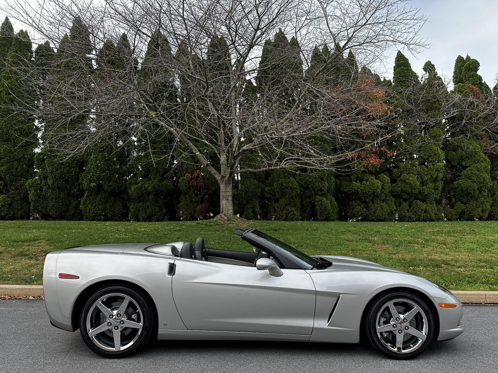 Used 2007 Chevrolet Corvette Convertible w/ Preferred Equipment Group RWD image 36