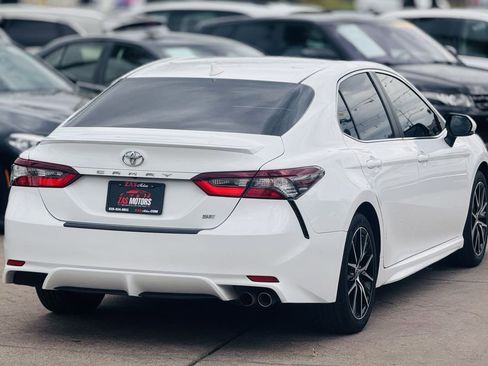 Used 2021 Toyota Camry SE image 6