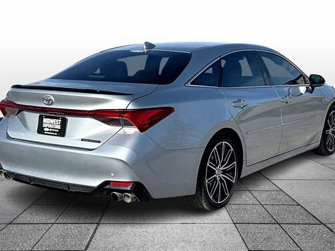 Used 2022 Toyota Avalon Touring image 11