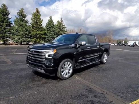 New 2026 Chevrolet Silverado 1500 High Country w/ High Country Premium Package AWD/4WD image 4