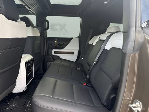 Used 2024 GMC Hummer EV 2X AWD/4WD image 9
