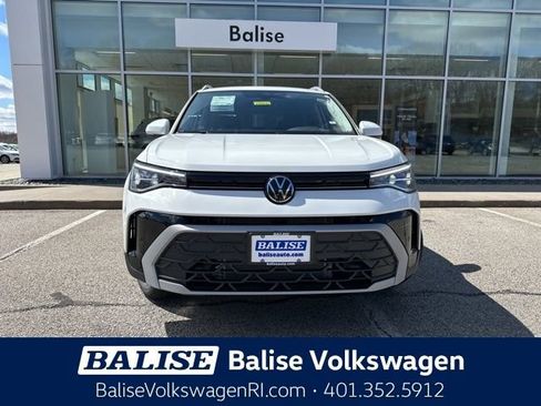 New 2026 Volkswagen Taos SE AWD/4WD image 2