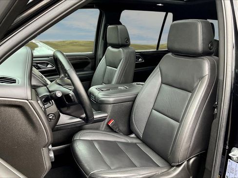 Used 2024 Chevrolet Tahoe Z71 w/ Luxury Package AWD/4WD image 13