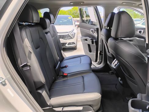 Used 2024 Kia Sorento S w/ Panoramic Sunroof Package FWD image 32