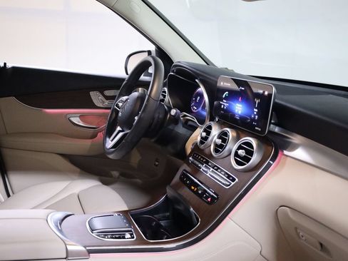 Used 2020 Mercedes-Benz GLC 300 4MATIC image 56