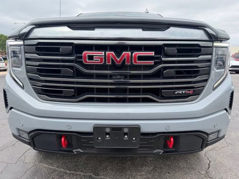 Used 2024 GMC Sierra 1500 AT4 w/ Technology Package AWD/4WD image 12