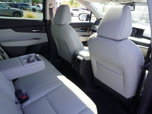 Used 2025 Nissan Murano SL image 10