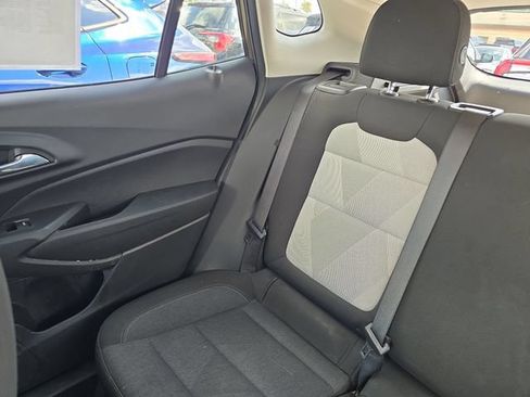Used 2024 Chevrolet Trax LS w/ LS Convenience Package FWD image 12