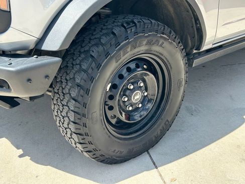 Used 2021 Ford Bronco Black Diamond AWD/4WD image 9