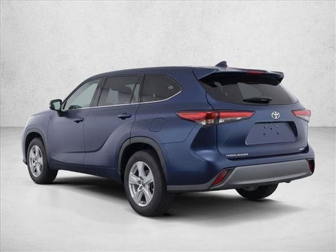 Used 2020 Toyota Highlander L AWD/4WD image 5