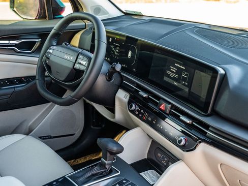New 2026 Kia Sportage SX AWD/4WD image 9