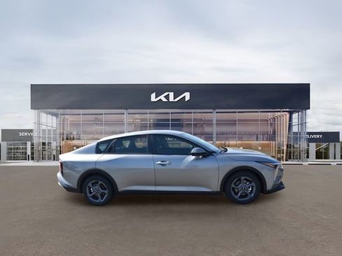 New 2026 Kia K4 FWD image 2
