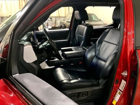 Used 2024 Toyota Tundra Platinum image 8