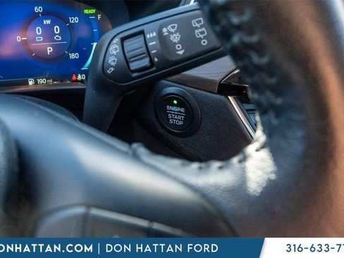 Used 2020 Ford Escape Titanium image 11