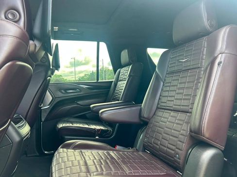 Used 2021 Cadillac Escalade Sport Platinum AWD/4WD image 18