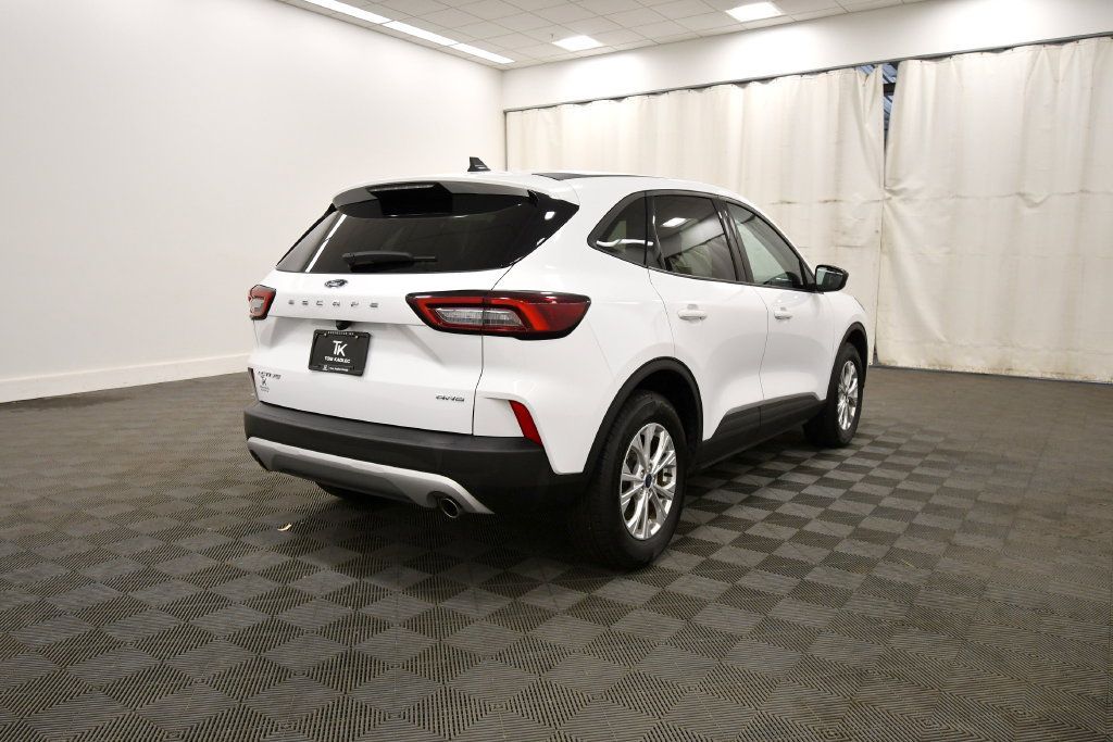 Used 2025 Ford Escape Active AWD/4WD image 8