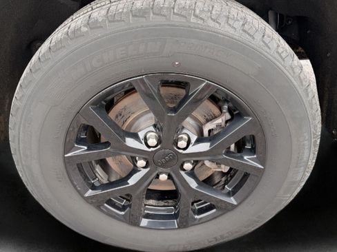 Used 2025 Jeep Grand Cherokee L Altitude RWD image 35