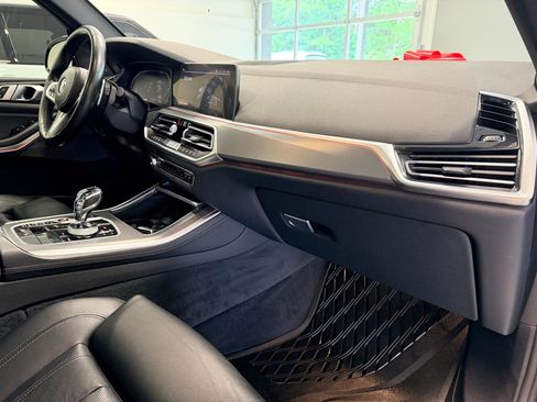 Used 2019 BMW X5 xDrive40i w/ M Sport Package AWD/4WD image 29