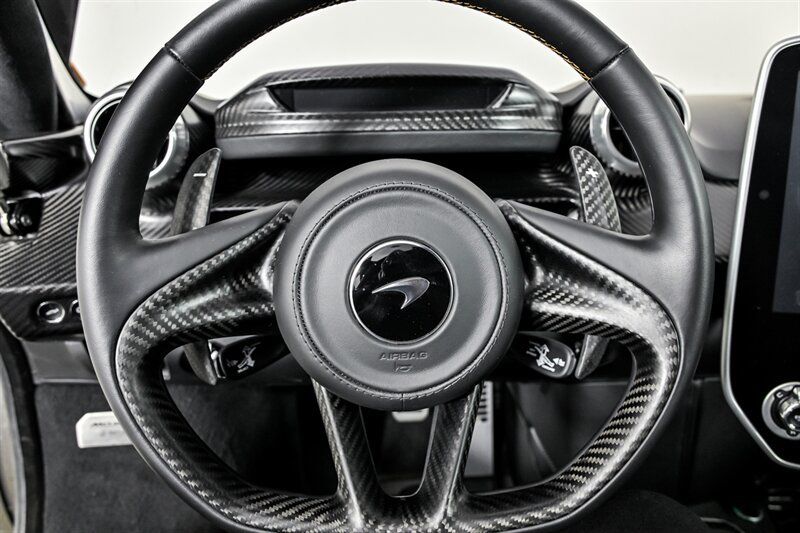 Used 2019 McLaren Senna RWD image 32