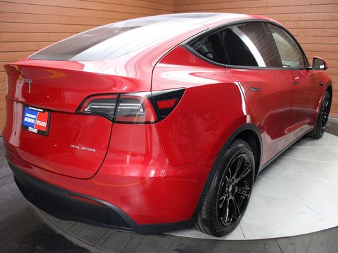 Used 2023 Tesla Model Y Long Range image 13