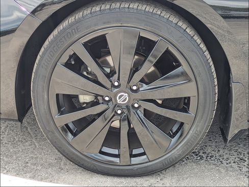 Used 2022 Nissan Altima 2.5 SR w/ Midnight Edition Package FWD image 11