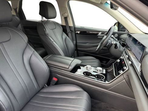 Used 2025 Genesis GV80 2.5T Standard image 15