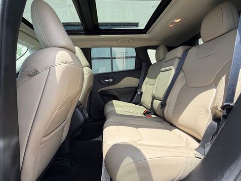 Used 2015 Jeep Cherokee Limited AWD/4WD image 8