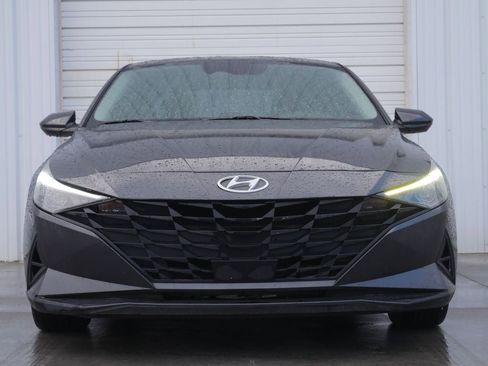 Used 2021 Hyundai Elantra SEL w/ Convenience Package FWD image 3
