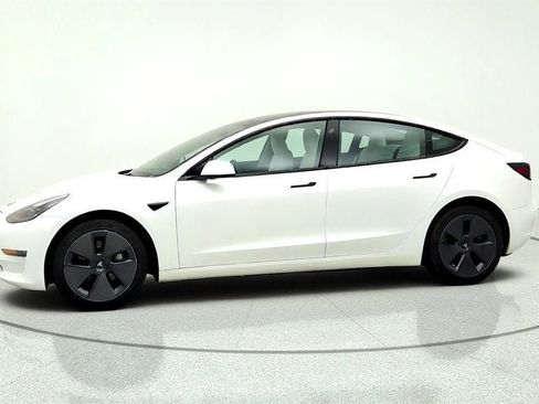 Used 2023 Tesla Model 3 Standard Range RWD image 8