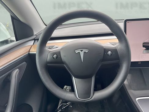 Used 2023 Tesla Model Y Long Range AWD/4WD image 15