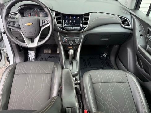 Used 2022 Chevrolet Trax LT w/ LT Convenience Package AWD/4WD image 18
