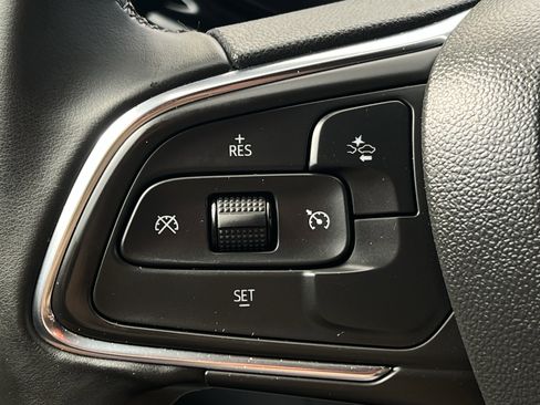 Used 2025 Buick Envista Sport Touring image 12